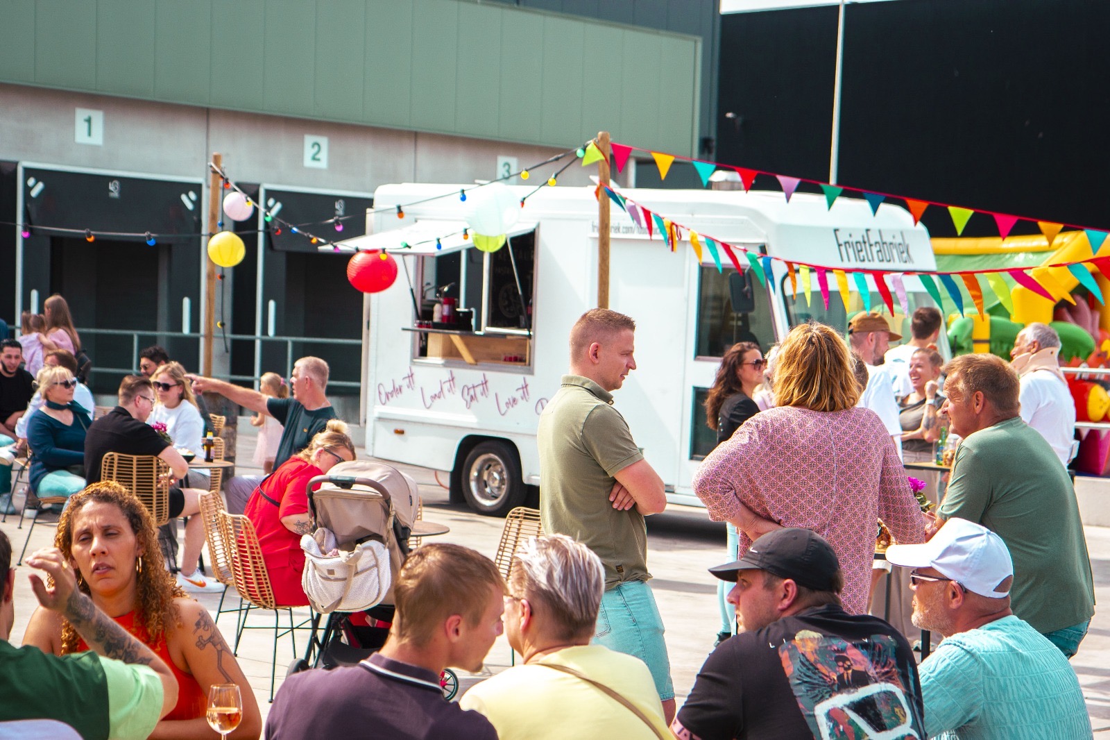 Mini Foodtruck Festival Smokey's BBQ 2 Foodtrucks